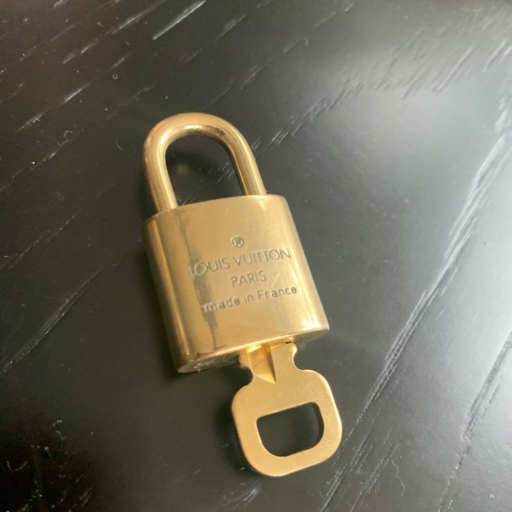 Louis Vuitton Lock & Key - Picture 2 of 4